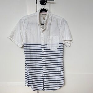 Goodthreads Men's White and Blue Striped Button Down Shirt